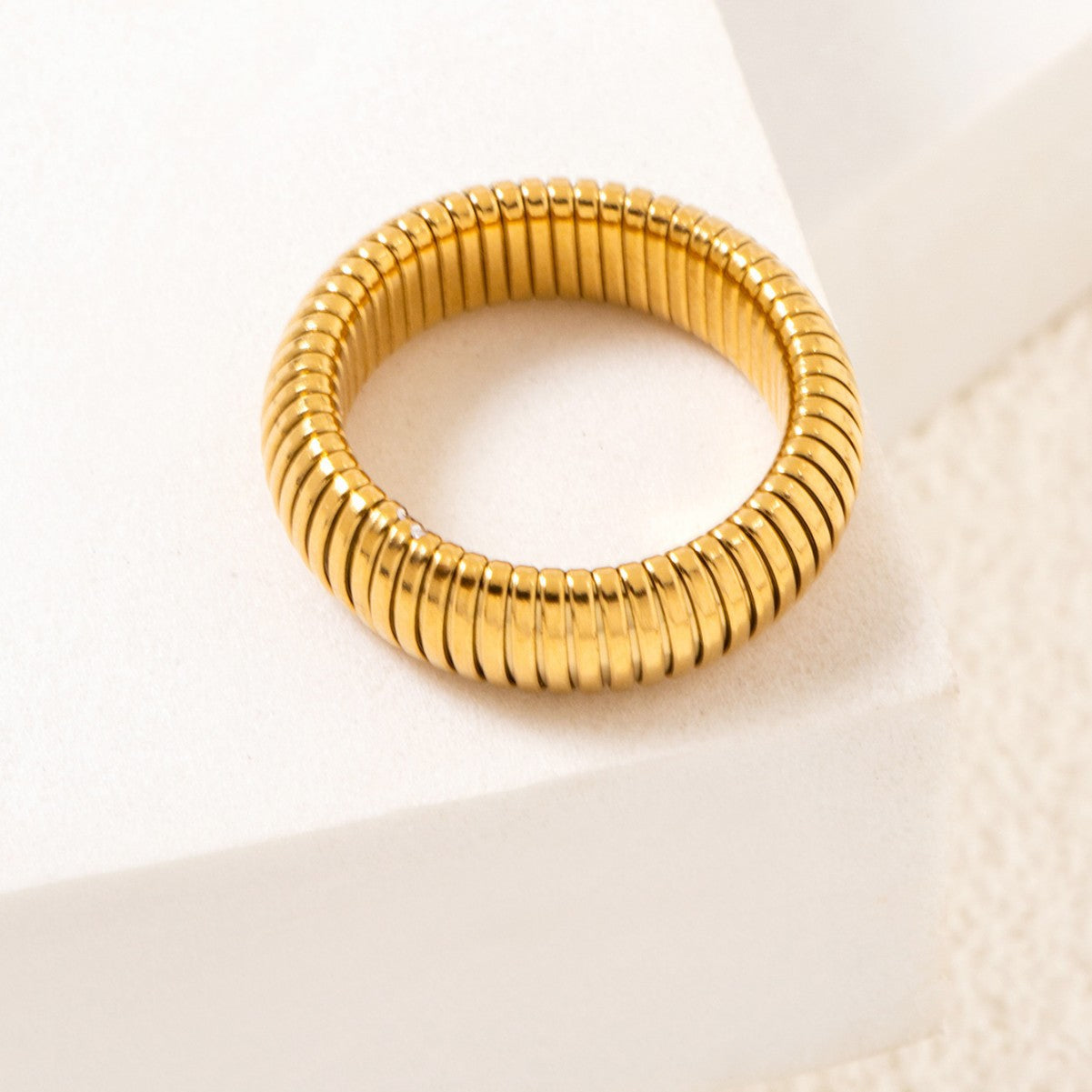 Snake Texture Stretch Gold Band Ring
