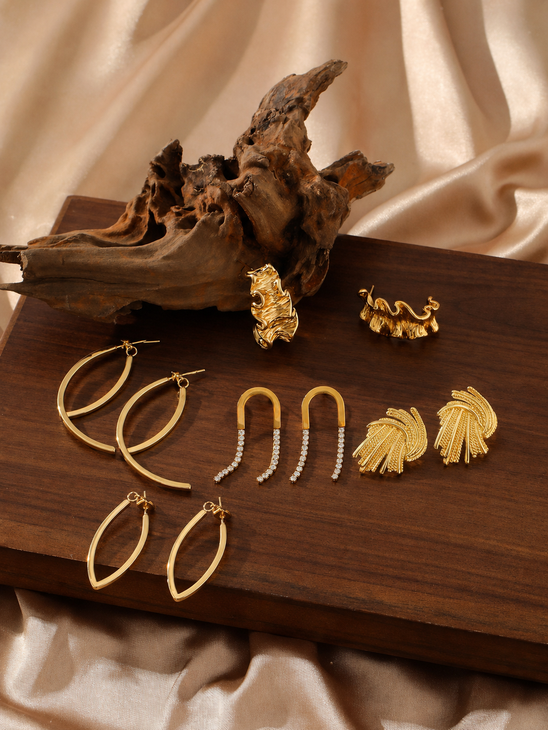 Vintage Irregular Swirl Stud Earrings