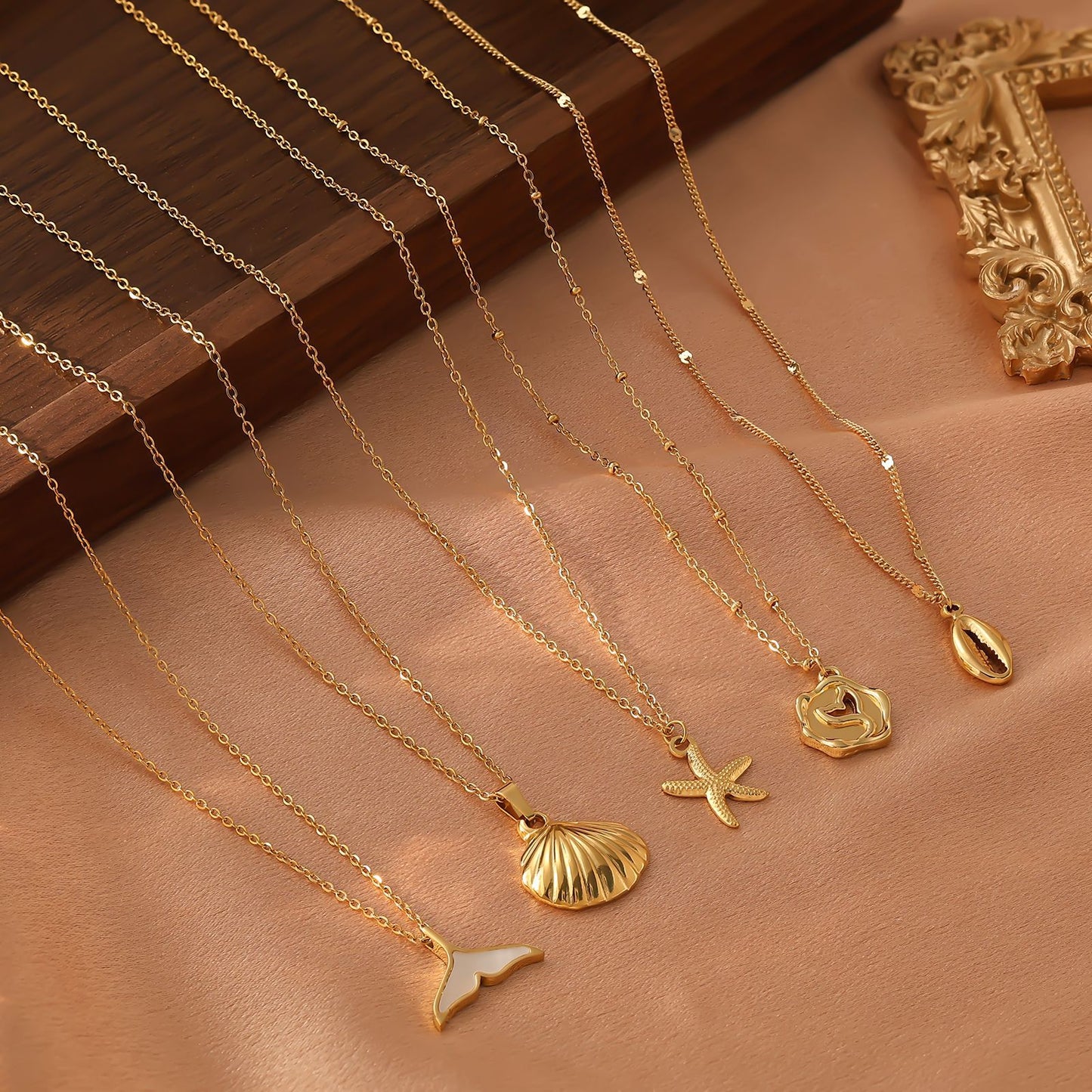 Minimal Gold Layered Necklace