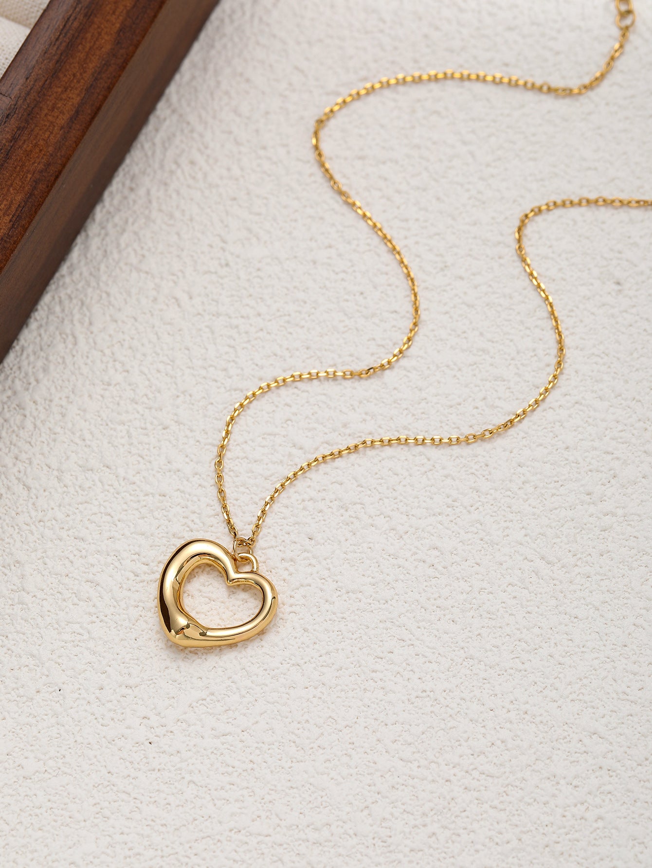 Cutout Heart Minimalist Gold Necklace