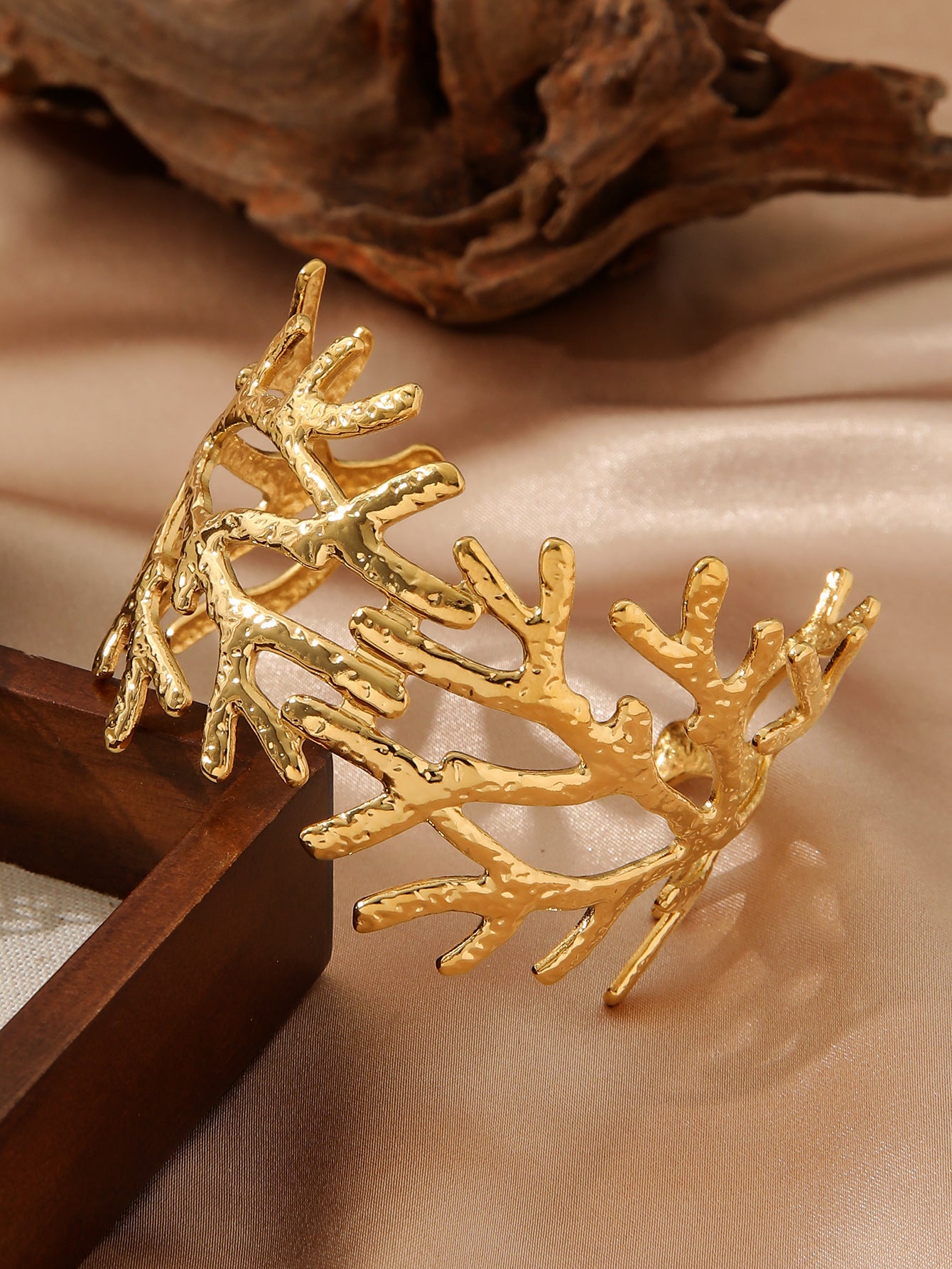 Hammered Branch Cuff Bracelet 18k gold stainless steel