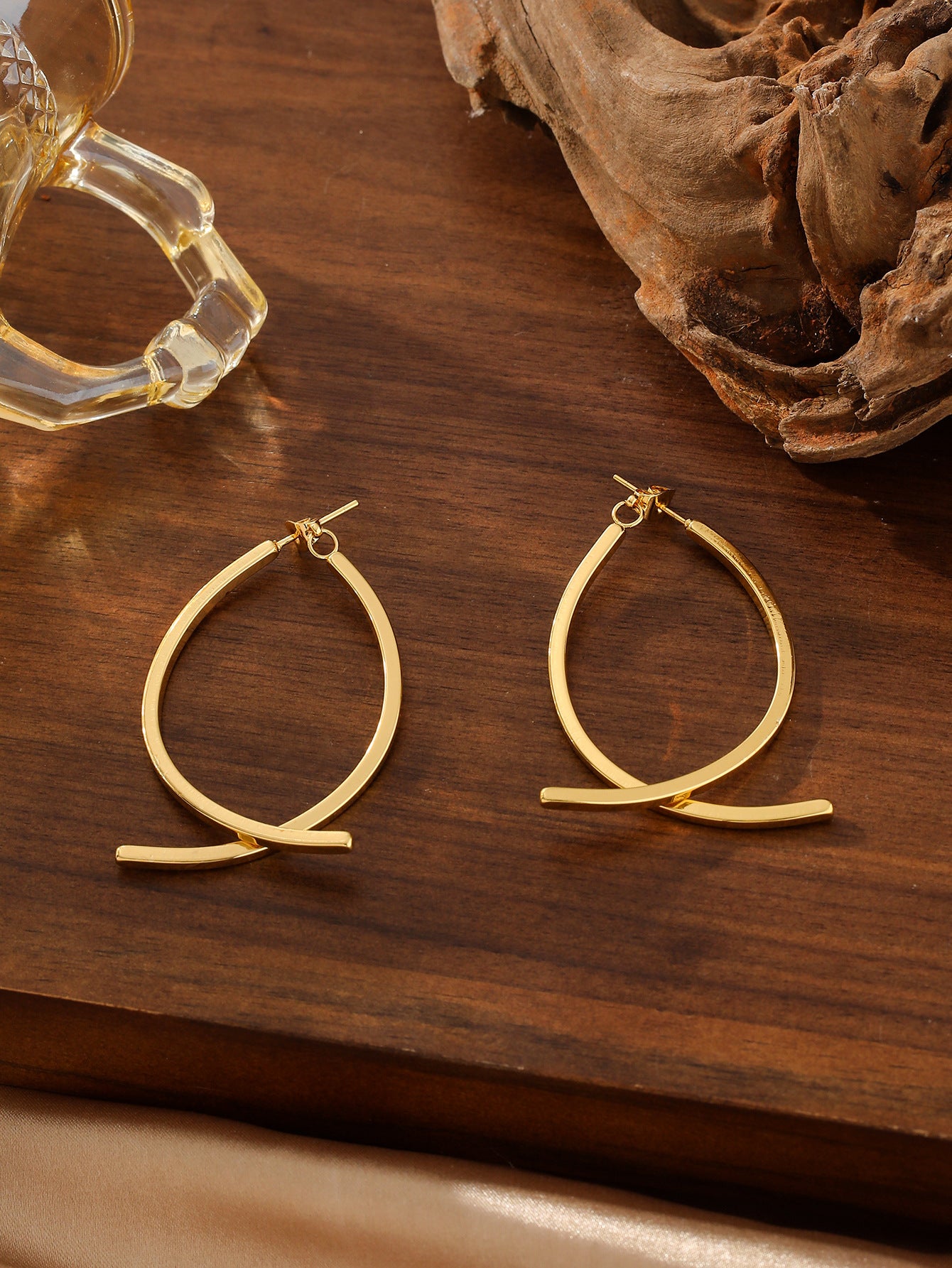 Vintage Irregular Swirl Stud Earrings