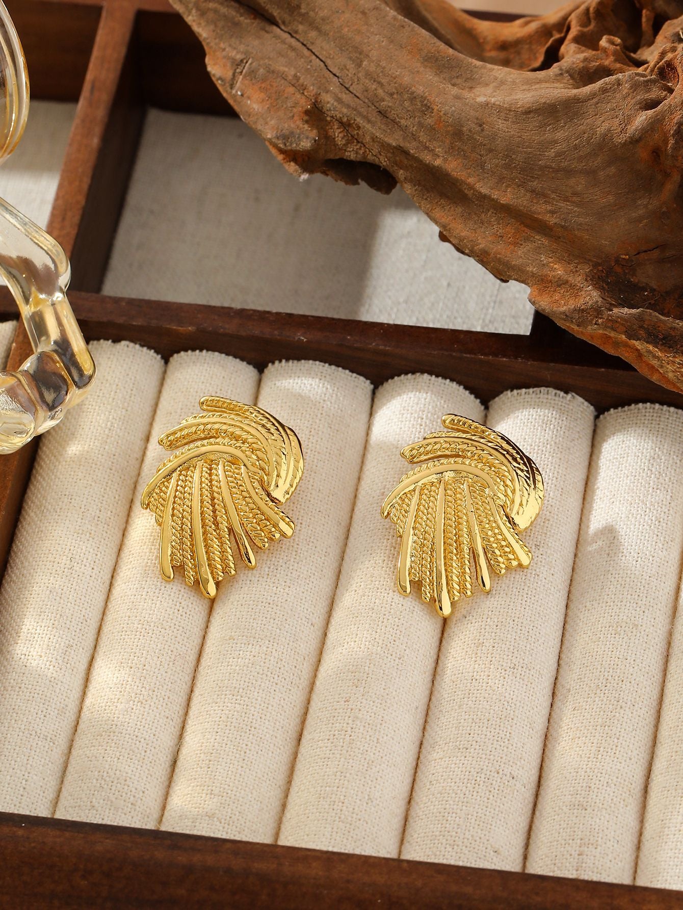 Vintage Irregular Swirl Stud Earrings