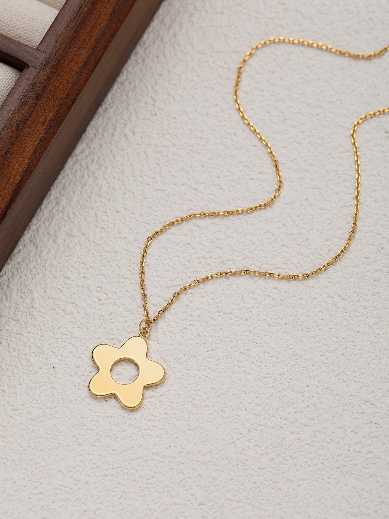 Cutout Heart Minimalist Gold Necklace